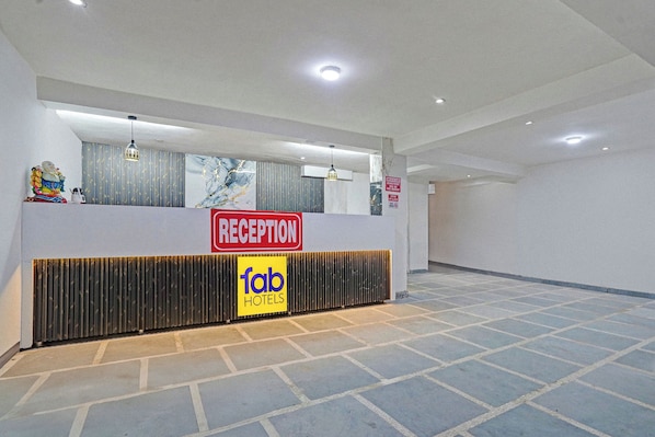 Reception - Fabhotel Poorva Residency (New Delhi)