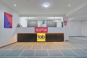 Reception - Fabhotel Poorva Residency (New Delhi)