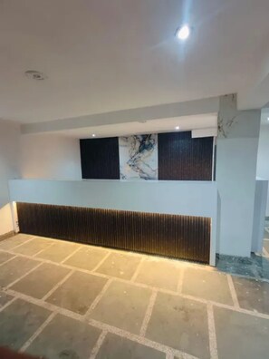 Reception - Fabhotel Poorva Residency (New Delhi)