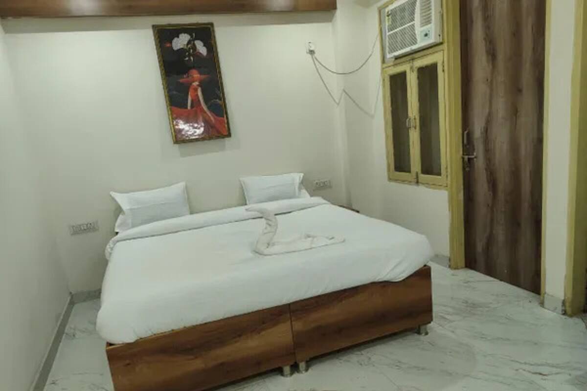 Egyptian cotton sheets, premium bedding, in-room safe, free WiFi