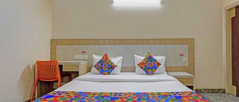 Egyptian cotton sheets, premium bedding, in-room safe, free WiFi