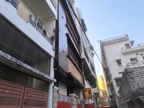 Exterior - Fabhotel Swastik Villa (Varanasi)