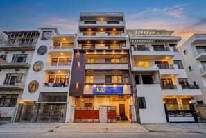 Exterior - Fabhotel Swastik Villa (Varanasi)