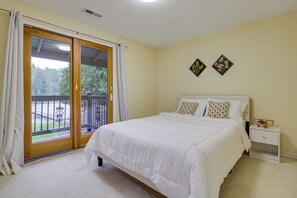 4 makuuhuonetta, työpöytä, silitysrauta/-lauta, internet