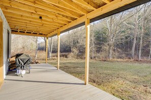 Terrace/patio - Rural Retreat! Updated Mountain Home in Baker (Baker)