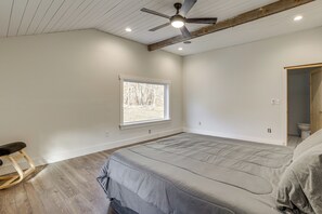 1 bedroom, Internet, bed sheets - Rural Retreat! Updated Mountain Home in Baker (Baker)