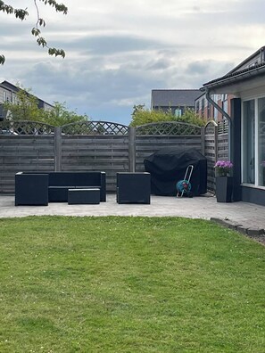 Hus, 3 soverom, balkong | Eksteriør