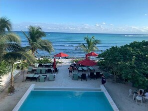 Pool - Wonderful 1-bedroom apartment with AC in vibrant Tulum (Tulum)