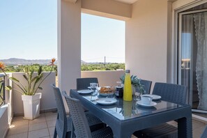 Outdoor dining - Magnolia - Vacation villa with pool in Crete (Chania)
