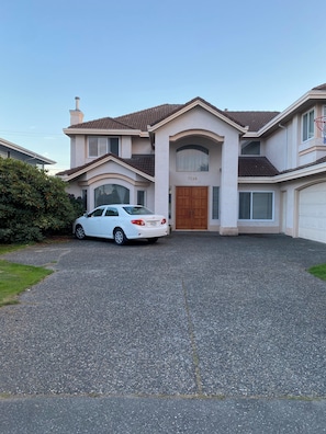 Exterior - Warm place in beautiful Richmond (Richmond)
