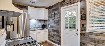 Near Wineries & Guadalupe River! Stylish Home