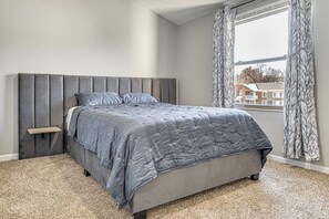 2 bedrooms, iron/ironing board, internet, bed sheets