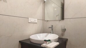Bathroom - Breakwater Resort by Z Vacations (Kochi)