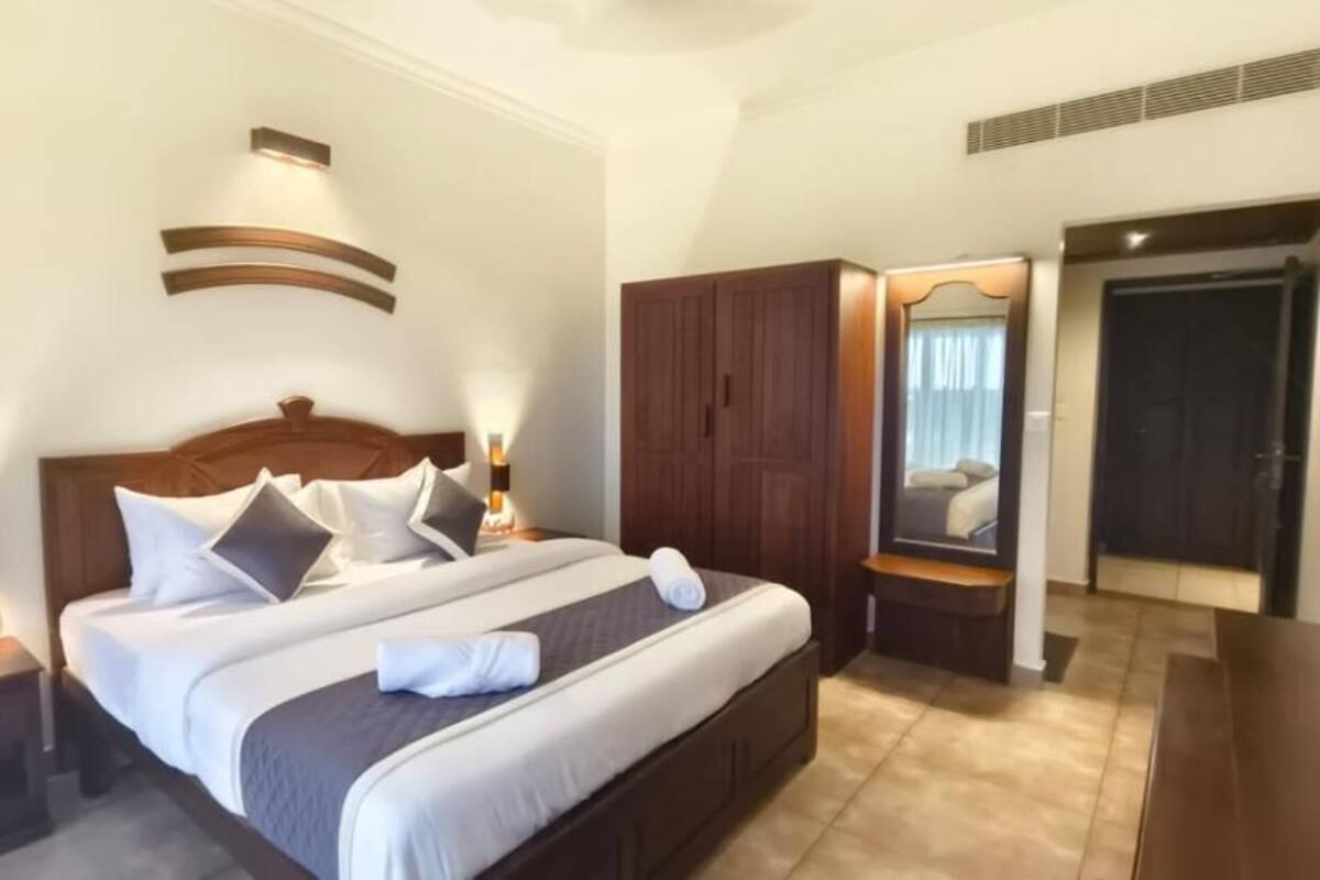 Suite, Sea View