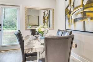 Dining - 8 Mi to Dtwn Pensacola: Modern Escape w/ Patio! (Pensacola)