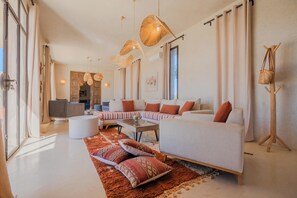 Living area - Lalla Essaouira - Villa Koulchi, 10 bedroom, until 28 peop with staff (Essaouira)