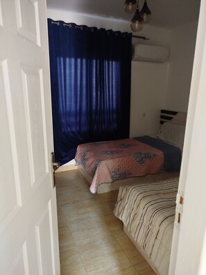 Bed sheets - Peaceful 1-bedroom apartment in charming Alexandria Governorate (Alexandria Governorate)