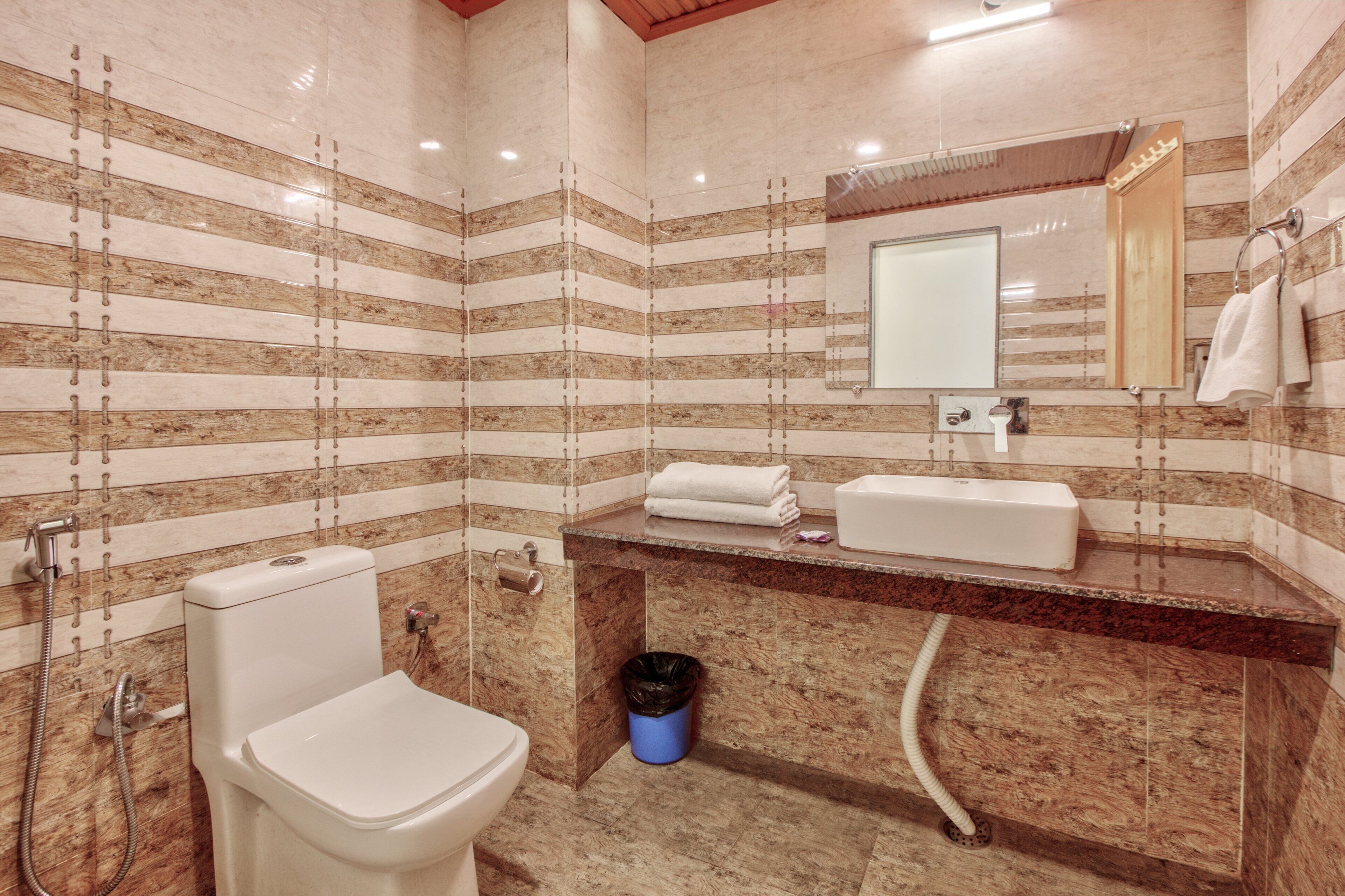 Deluxe Single Room, Mountain View | Bathroom | Towels, soap, shampoo, toilet paper