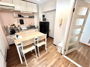 Private kitchen - XeroB HOUSE FLOLIA 301 (Osaka, Naniwa Ward, Nanbanaka)