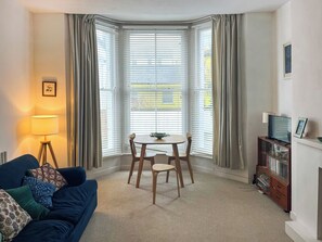 Living area - 1 bedroom accommodation in Broadstairs (Broadstairs)