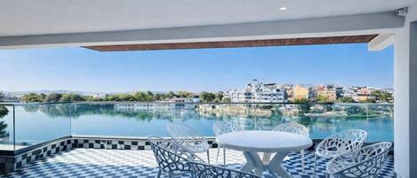 Chambre Luxe, vue lac | Restaurant