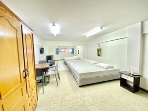 Family Room, Multiple Beds, Air conditioning, City View | Free WiFi, bed sheets - Bangkok-Pratunam Hotel (Bangkok)