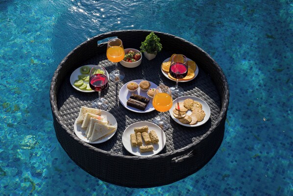 Kolam renang outdoor