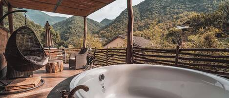 Premier-dobbeltværelse - bjergudsigt | Dybt badekar