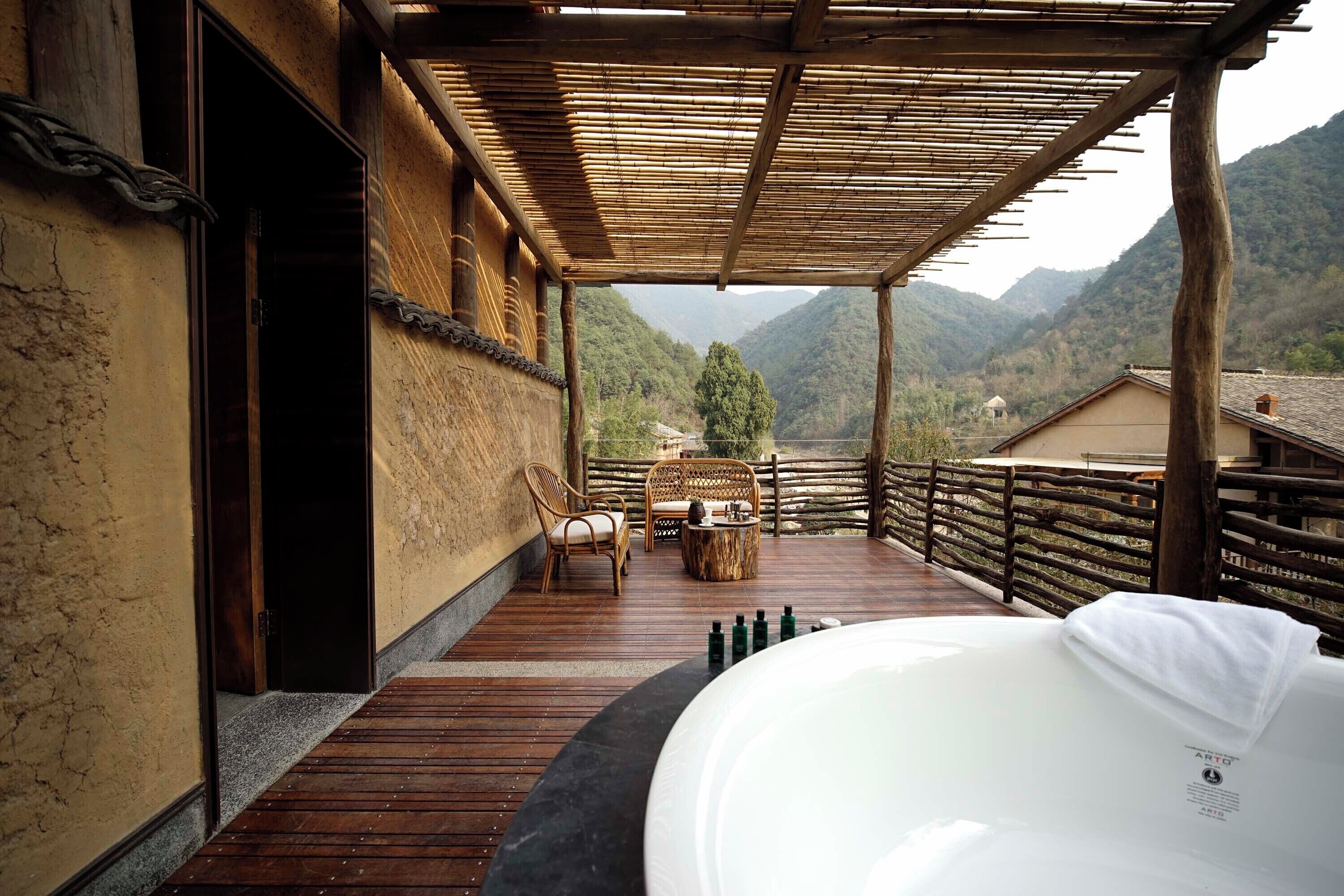 Premier Double Room, Mountain View | Bathroom | Free toiletries, hair dryer, bathrobes, slippers