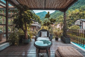 Quarto casal luxo, vista para a montanha | Terraço/pátio