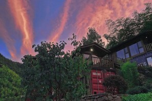 Exterior detail - Jinglu Lanshan Inn (Hangzhou)