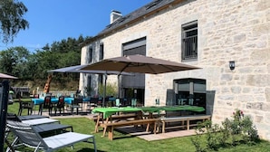 Outdoor dining - Gite de France in Monts-verts (Les Monts-Verts)