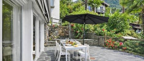 家庭公寓, 多間臥室, 2 間浴室, 山間 (Casa la Tortue 1) | 室外用餐