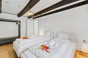 Apartamento familiar, varias habitaciones, 2 baños, junto a la montaña (Casa la Tortue 1) | 2 dormitorios, tabla de planchar con plancha, wifi gratis y ropa de cama