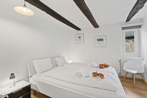 3 bedrooms, iron/ironing board, free WiFi, bed sheets - Casa la Tortue 2 (Gambarogno)