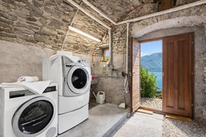 Family Apartment, Multiple Bedrooms, 2 Bathrooms, Mountainside (Casa la Tortue 2) | Interior - Casa la Tortue 2 (Gambarogno)