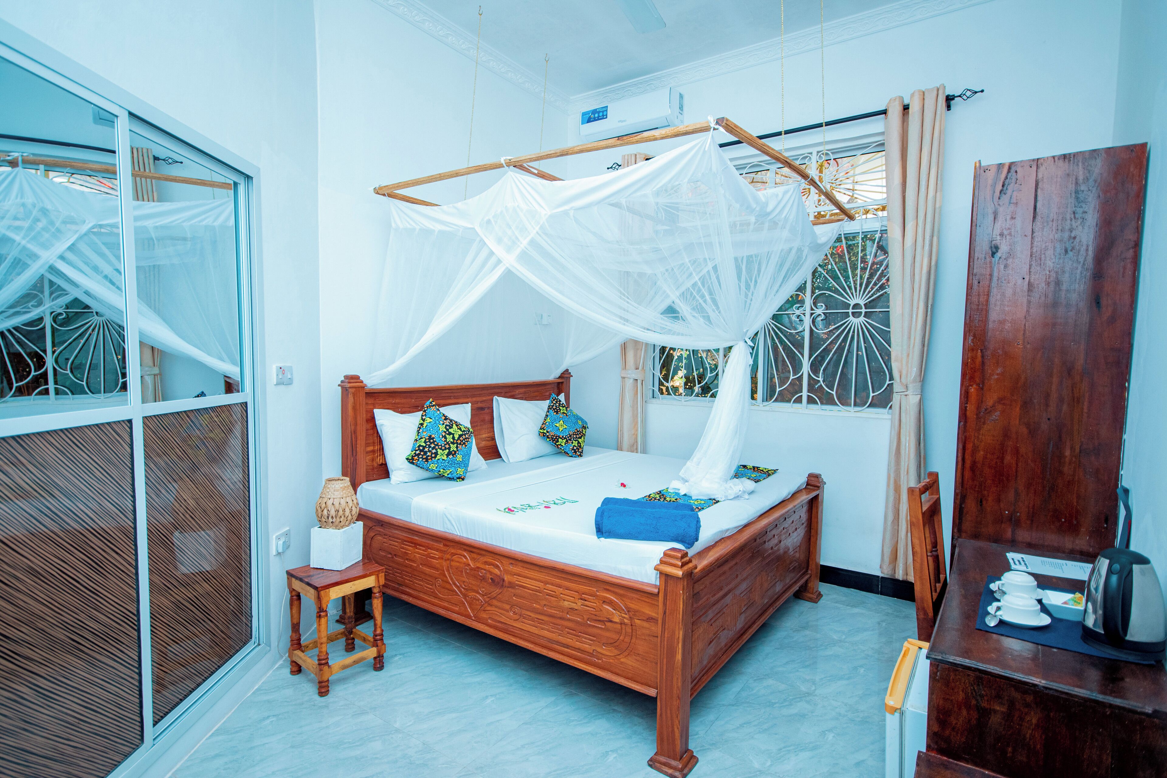 Chambre Double Standard | Coffres-forts dans les chambres, fer et planche à repasser