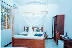 Standard-dobbeltværelse | Pengeskab på værelset, strygejern/strygebræt, gratis Wi-Fi