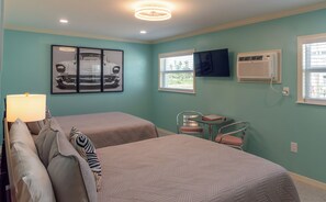 Internet, bed sheets - Flamingo Inn - 2 Queen with Kitchenette #204 (Fort Myers Beach)