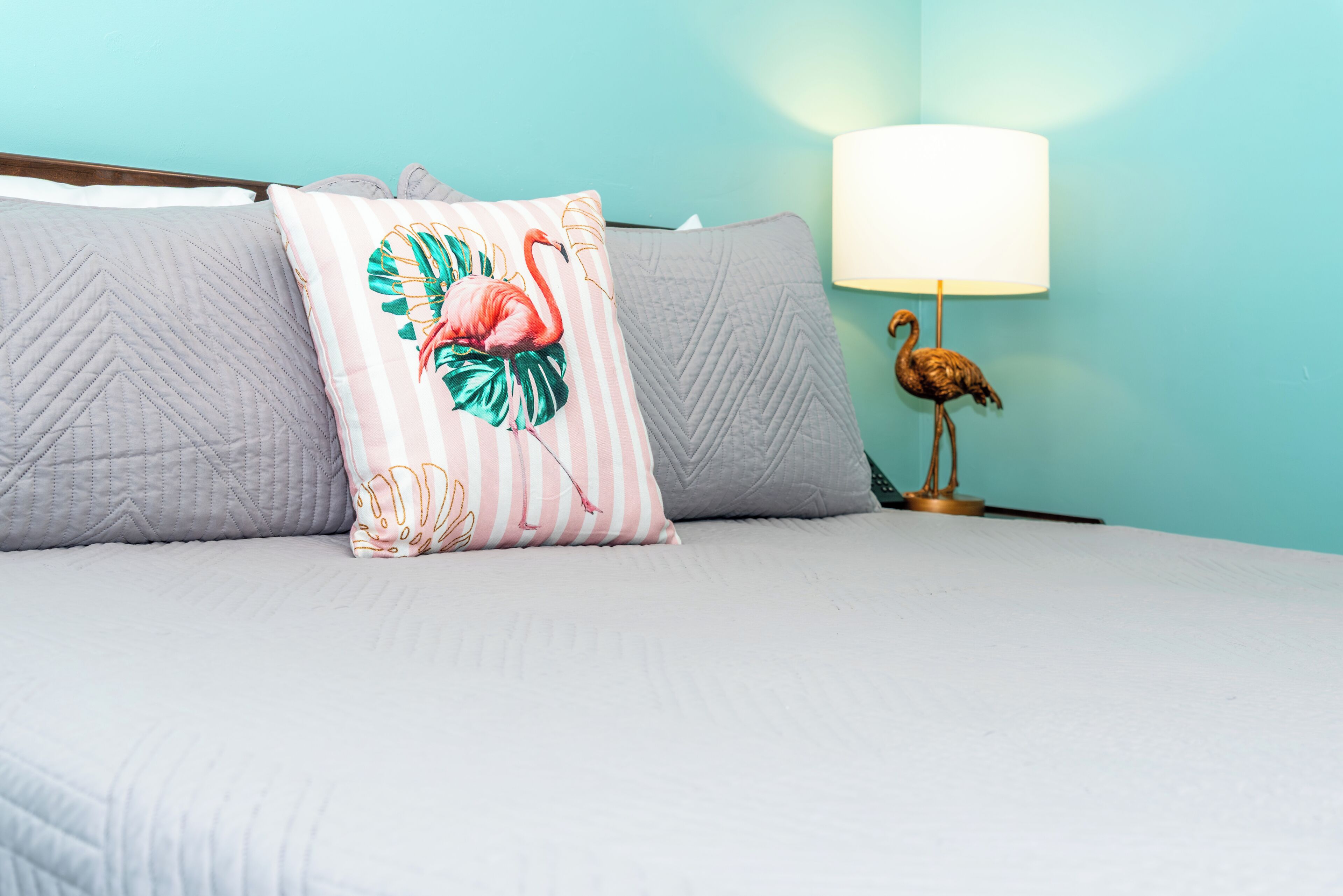 Iron/ironing board, internet, bed sheets