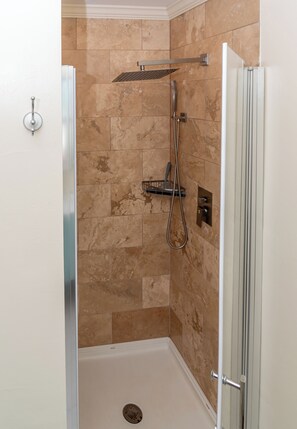Hair dryer, towels - Flamingo Inn - Standard King #203 (Fort Myers Beach)