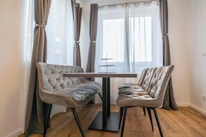 Basic-Apartment | Esszimmer