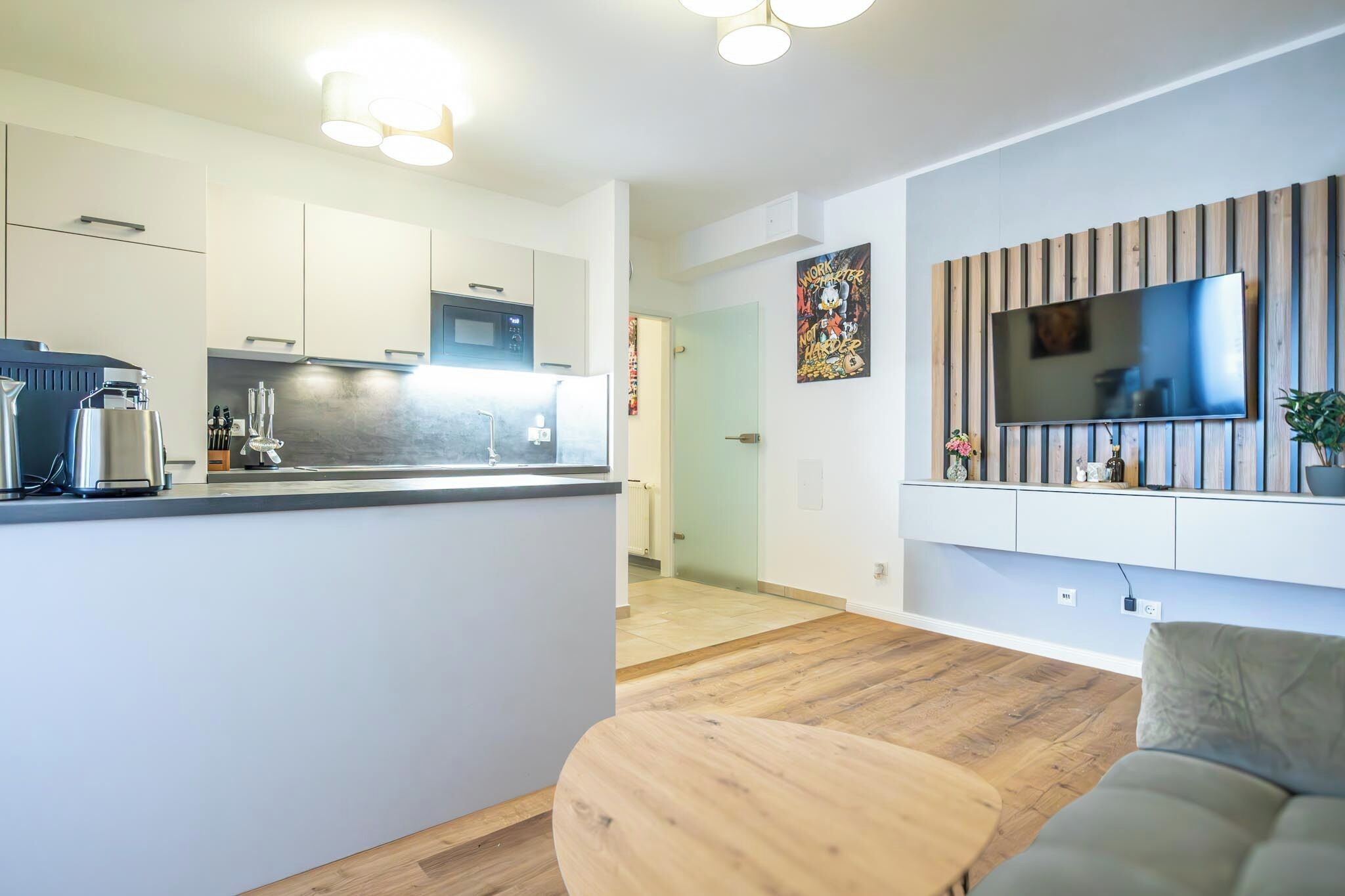 Basic Apartment | Living room