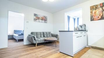 Basic Apartment | Living room