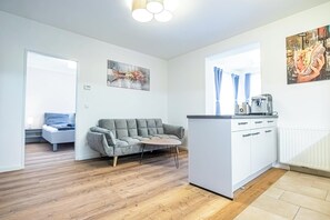 Living room - Ideal 2BR 1LR Apt for 6P Donaustadt (Wien)