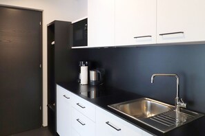 Fridge, microwave, oven, stovetop - Apartment Luis 3 - Alpstay (Naturns)