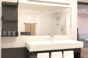 Shower, free toiletries, hair dryer, bidet - Apartment Luis 4 - Alpstay (Naturns)