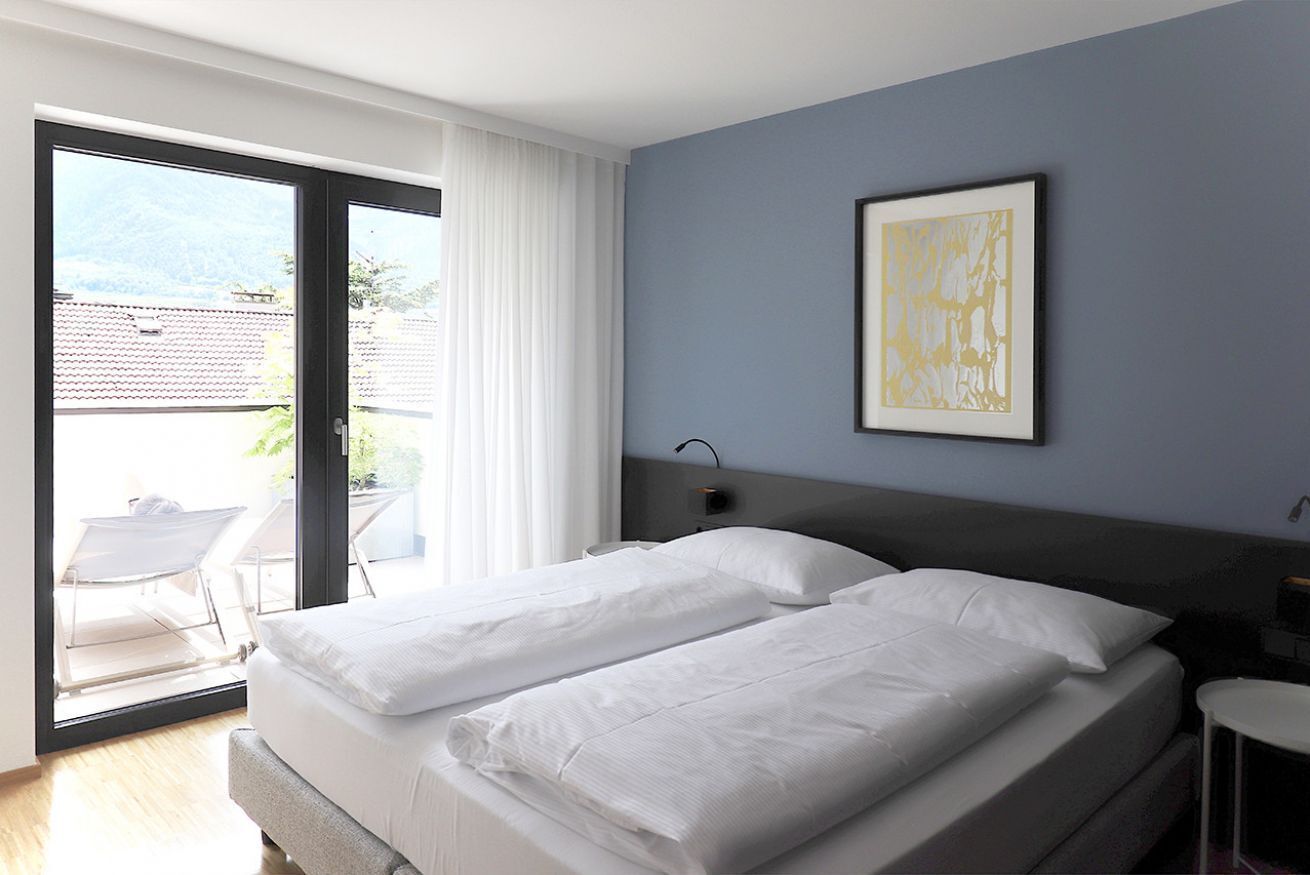 1 chambre, coffres-forts dans les chambres, fer et planche à repasser