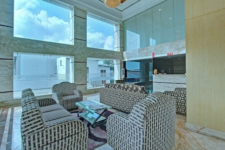 Reception. Hotel Meridian Inn