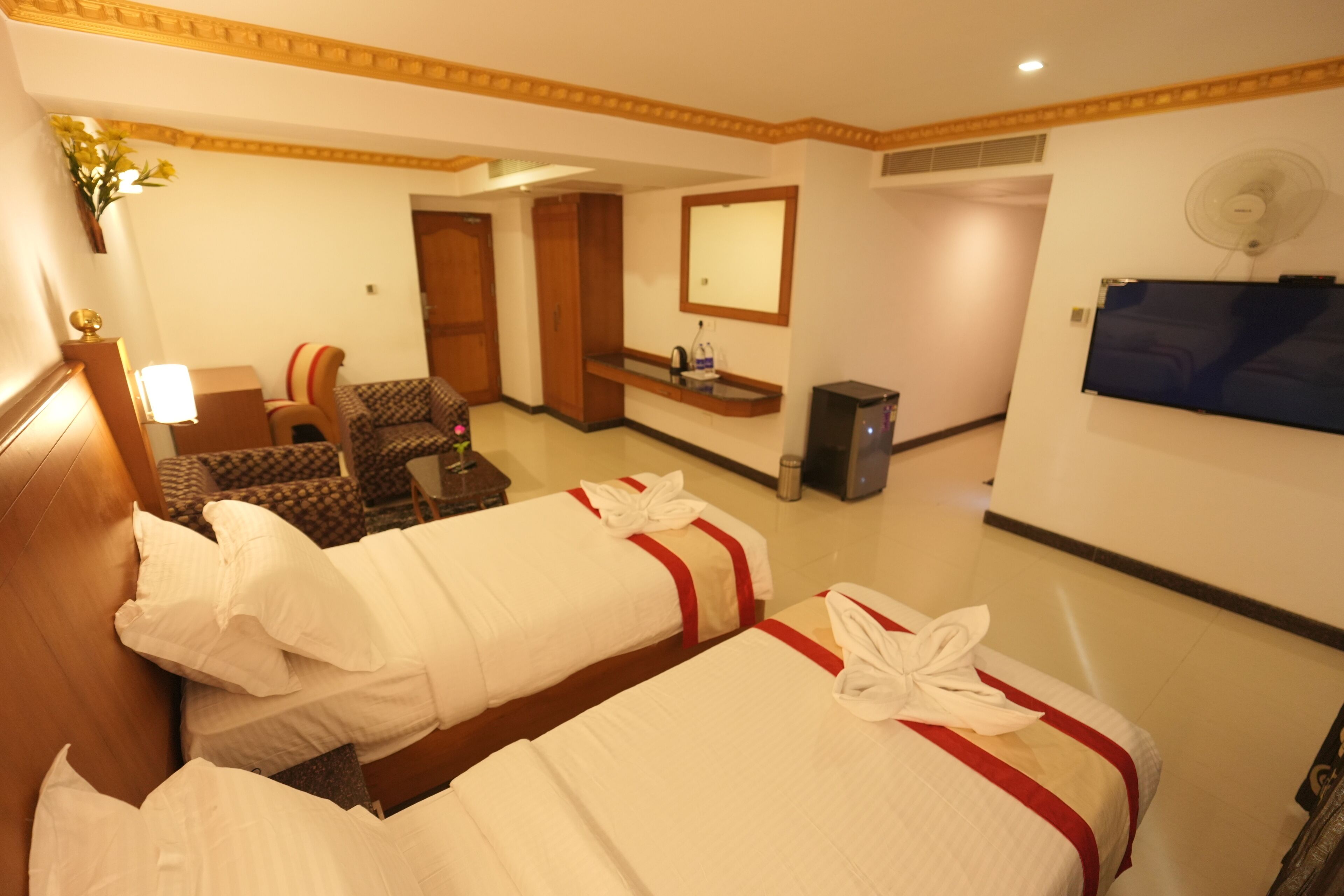 Club Double or Twin Room | In-room safe, desk, laptop workspace, iron/ironing board